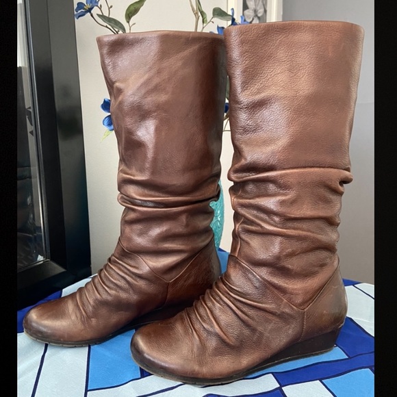 ALDO Boots ๐ข - Picture 1 of 7